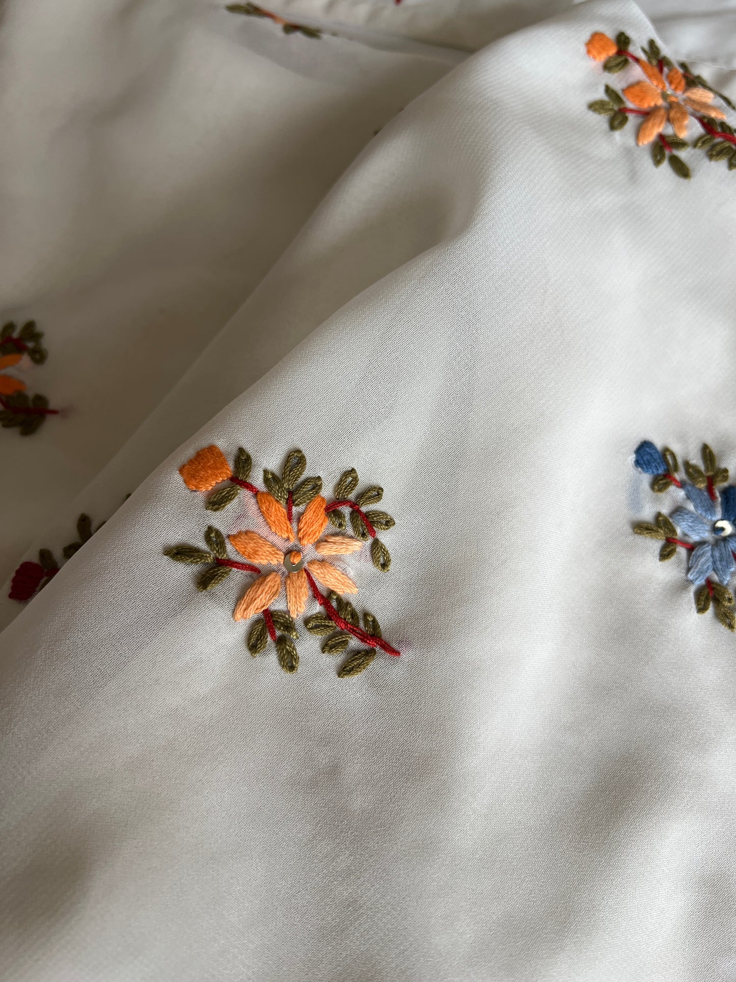 Off white Knot Embroidery Unstitched suit set 2 pc