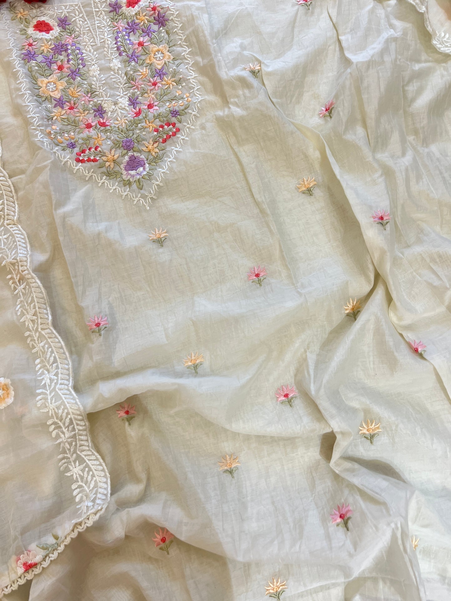 Mul Chanderi Thread embroidered Unstitched Suit