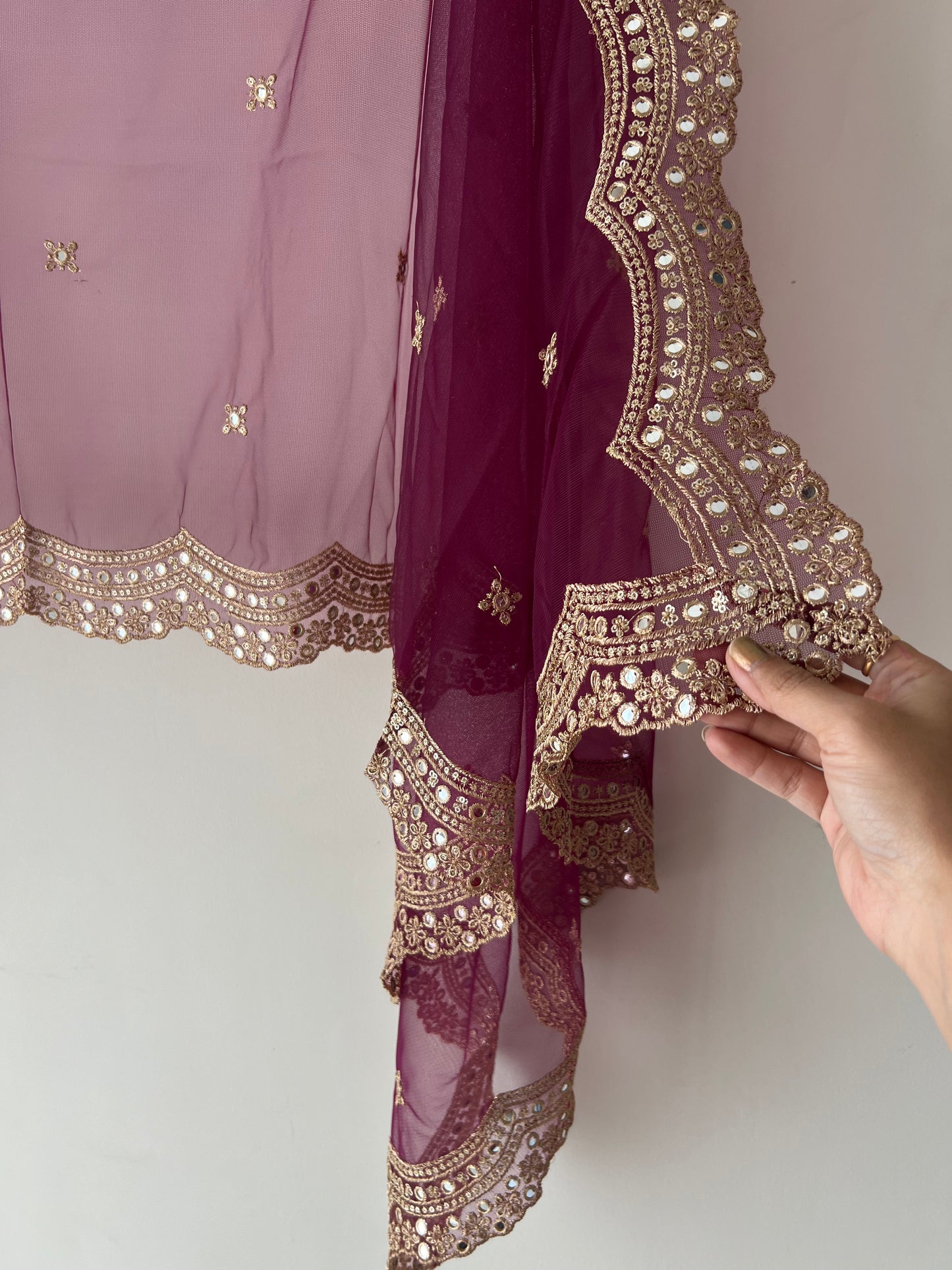 Net dupatta with scallop golden border
