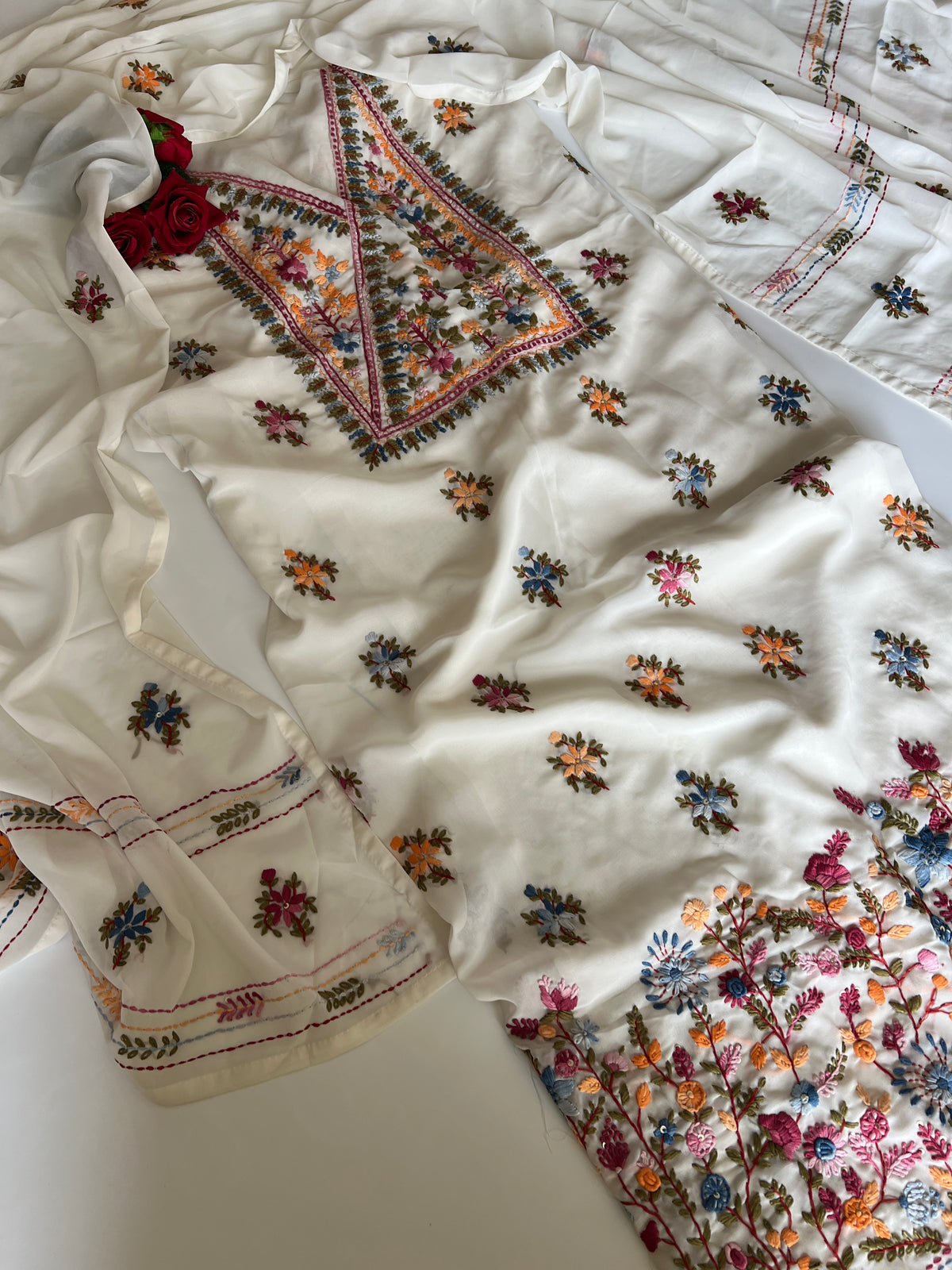 Off white Knot Embroidery Unstitched suit set 2 pc