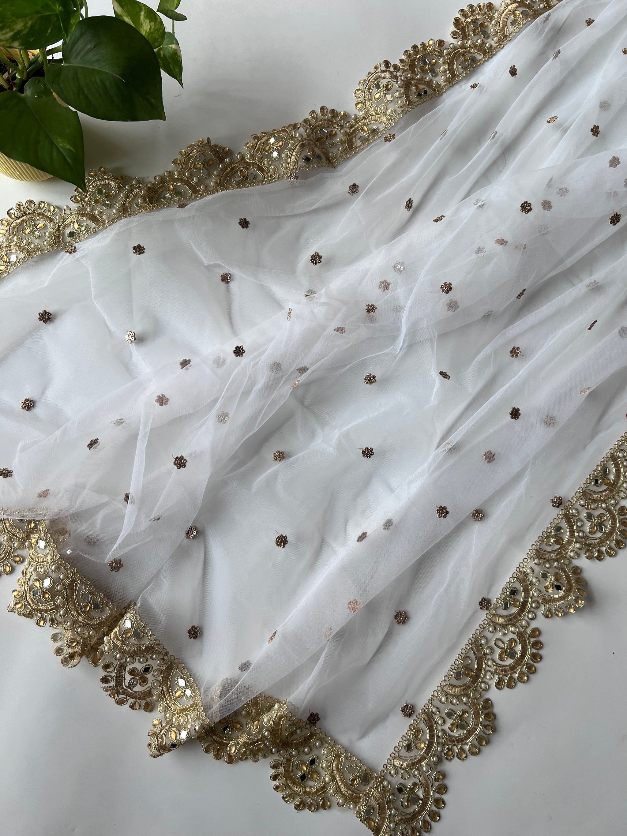 White Net dupatta with scallop border