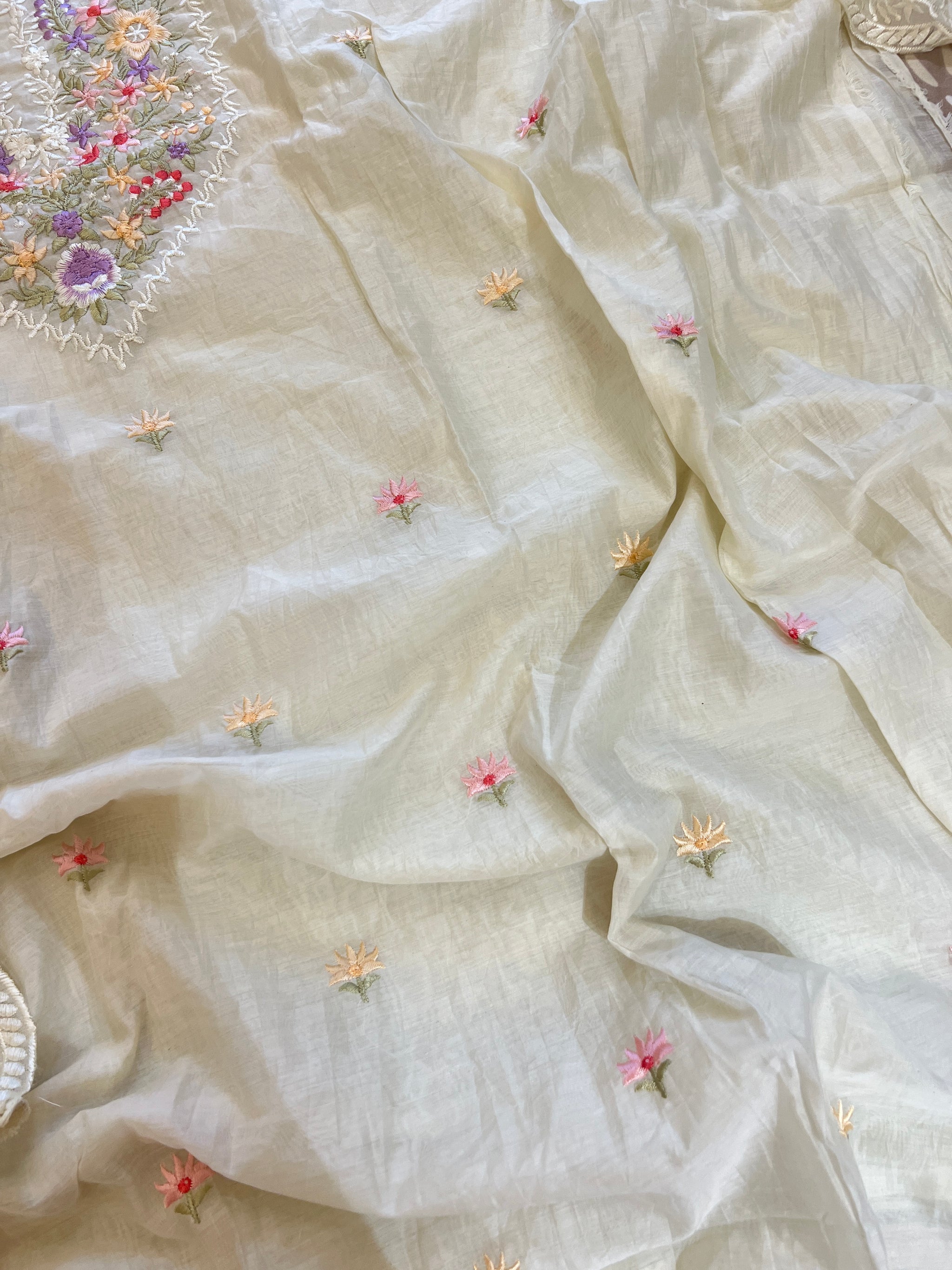 Mul Chanderi Thread embroidered Unstitched Suit