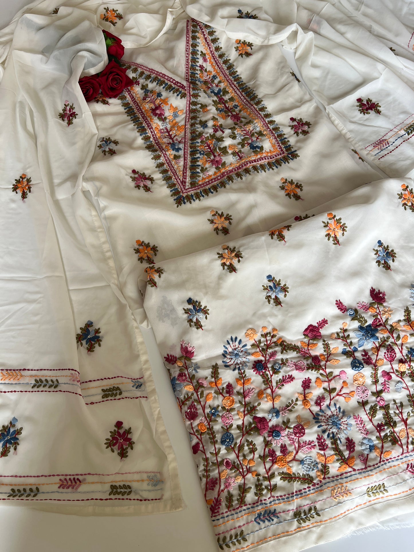 Off white Knot Embroidery Unstitched suit set 2 pc