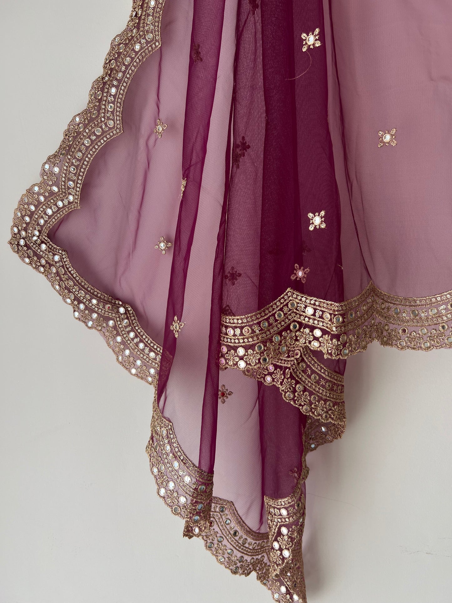 Net dupatta with scallop golden border