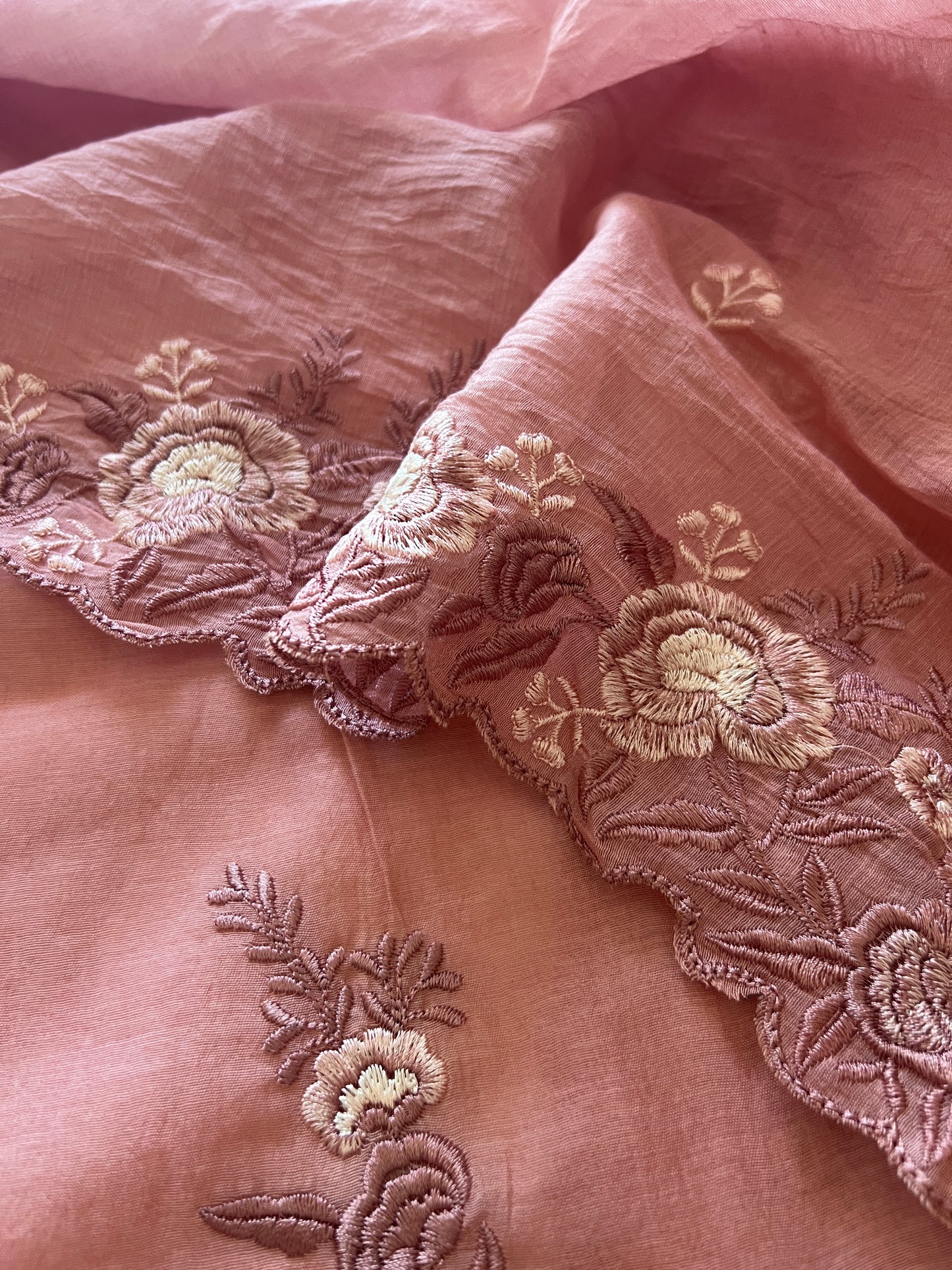 Pinkish Mul Chanderi Thread embroidered Unstitched Suit