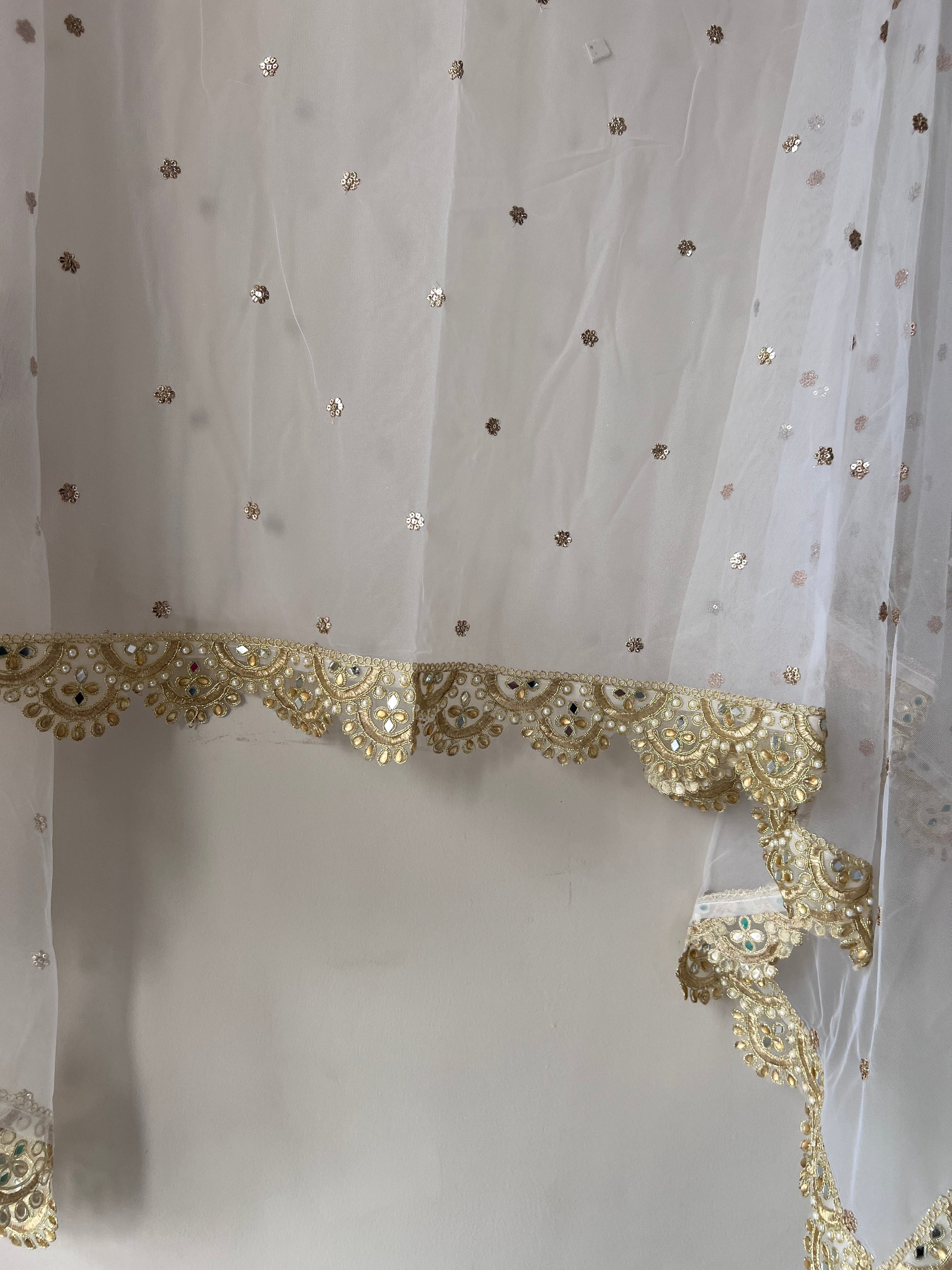 White Net dupatta with scallop border