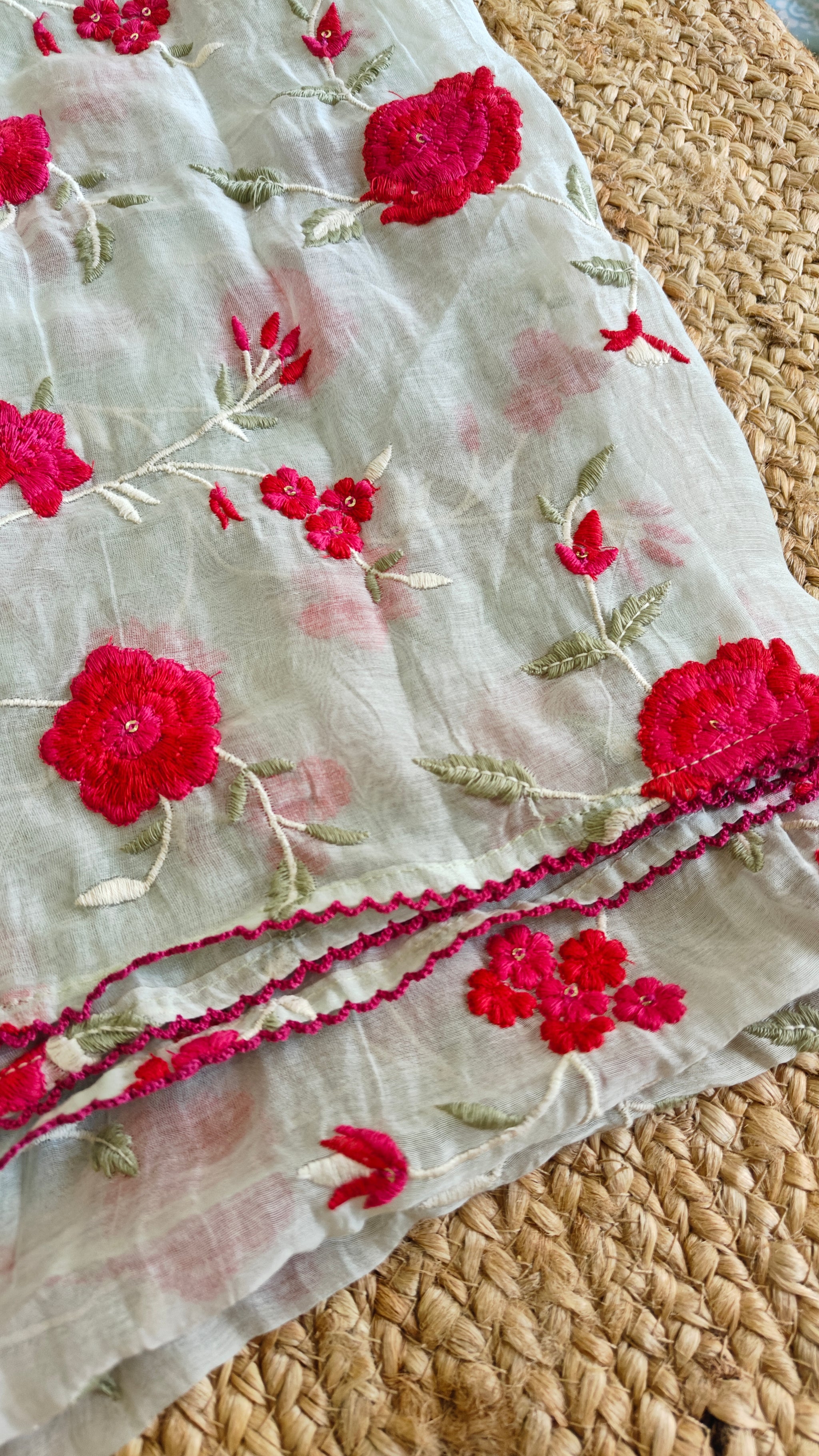 Pure Maheshwari dupatta with floral embroidery