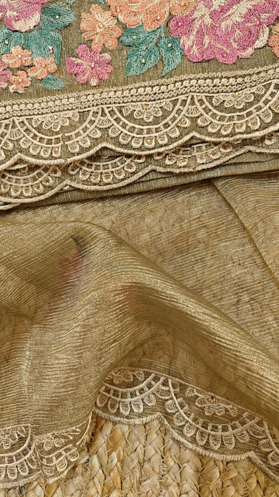 Crush tissue with flower embroidery