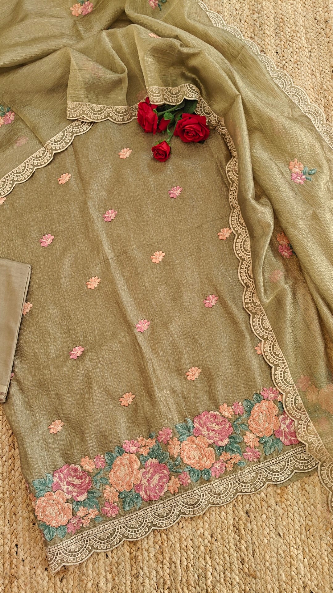 Crush tissue with flower embroidery