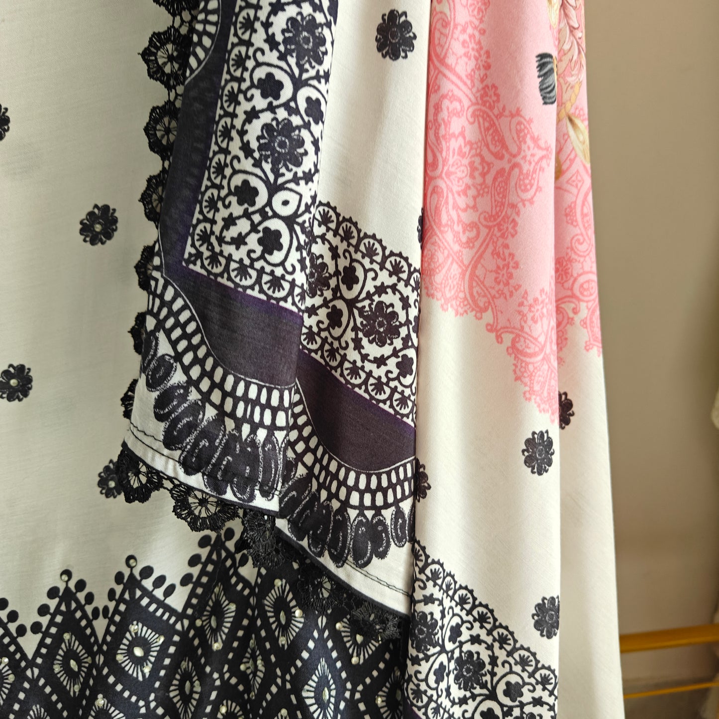 Masleen Kurta with Printed Dupatta Pakistani style.