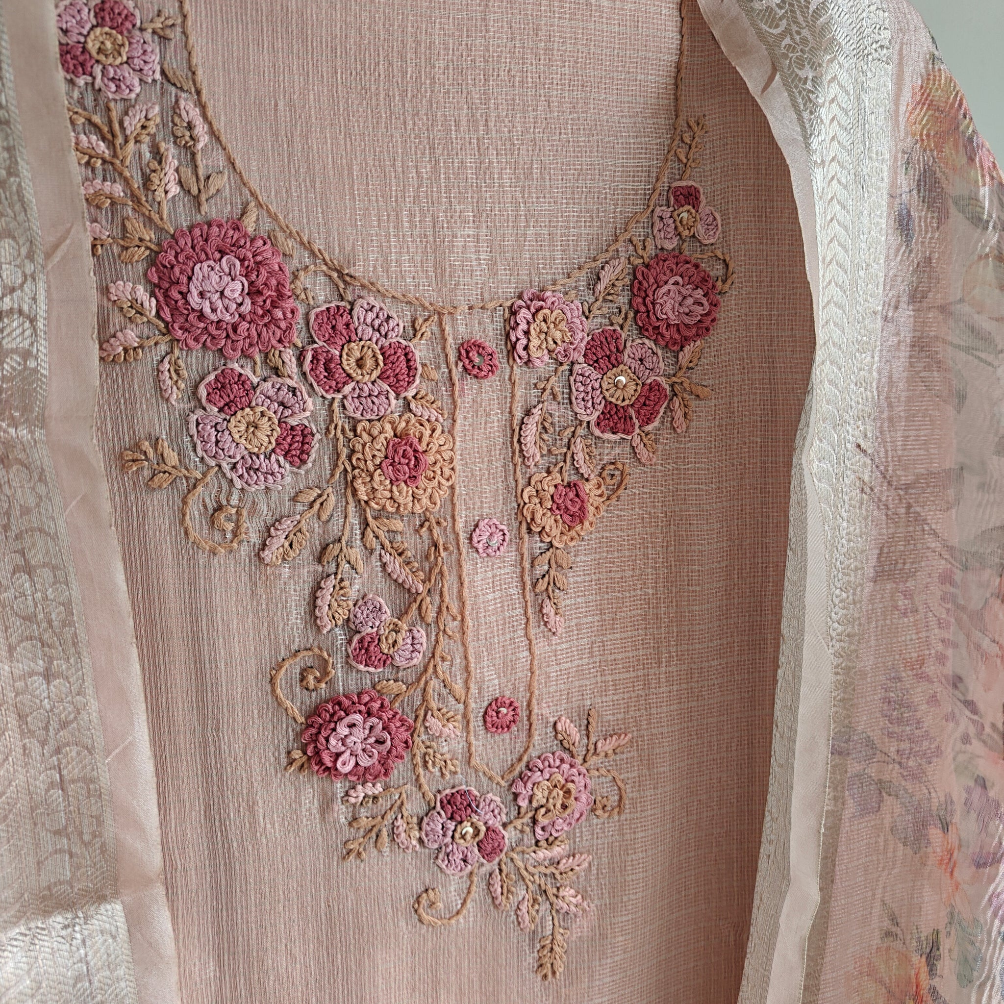 Soft Zari kota kurta with tissue dupatta.