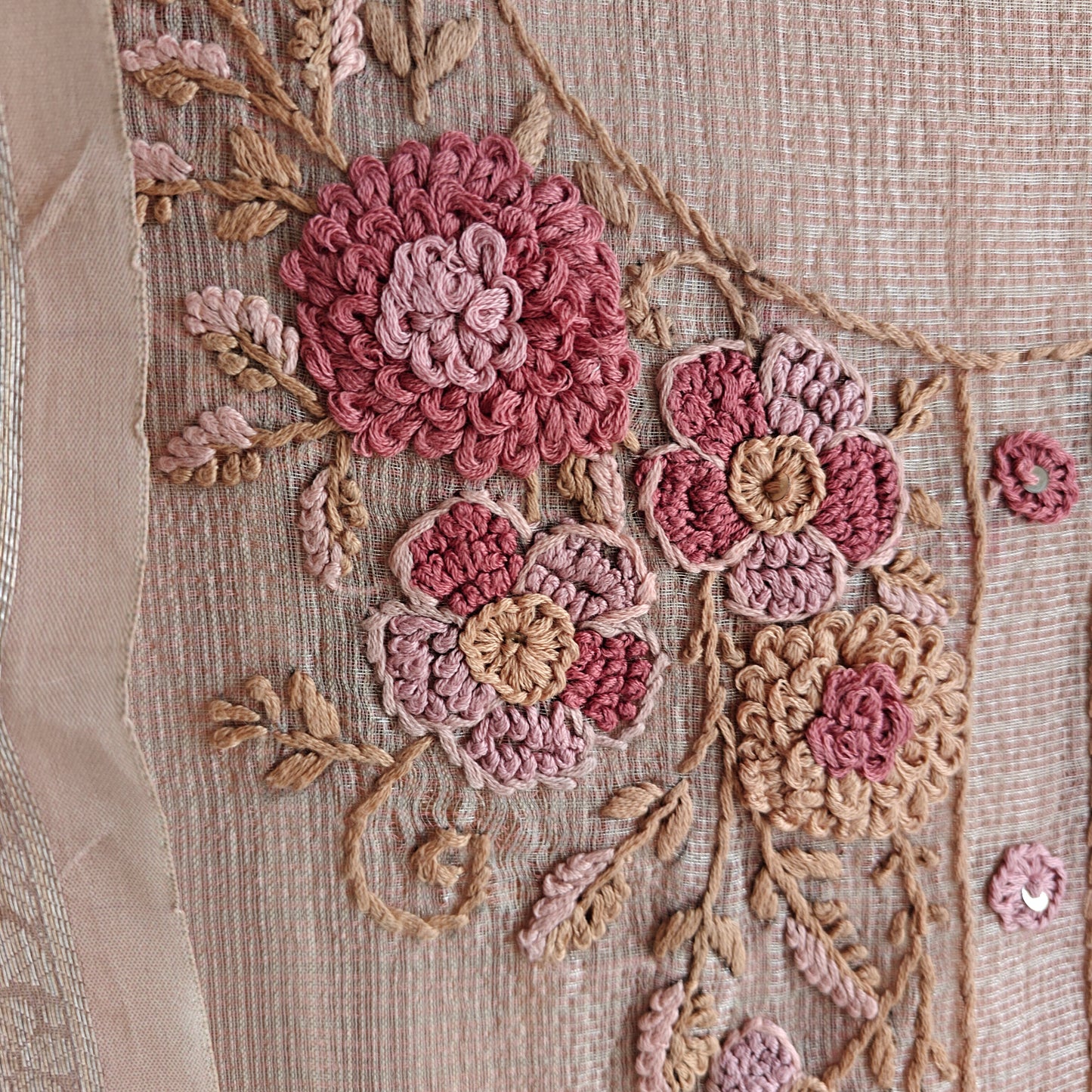 Soft Zari kota kurta with tissue dupatta.