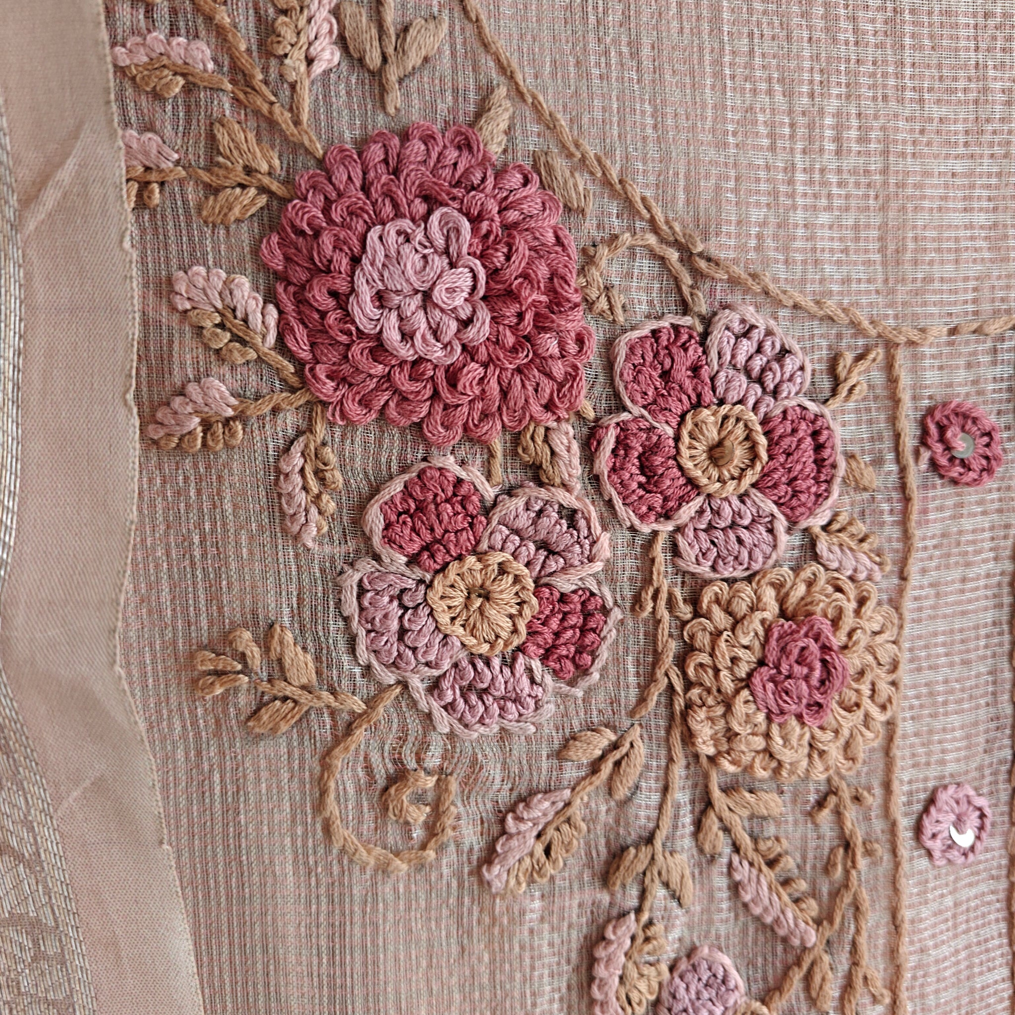 Soft Zari kota kurta with tissue dupatta.