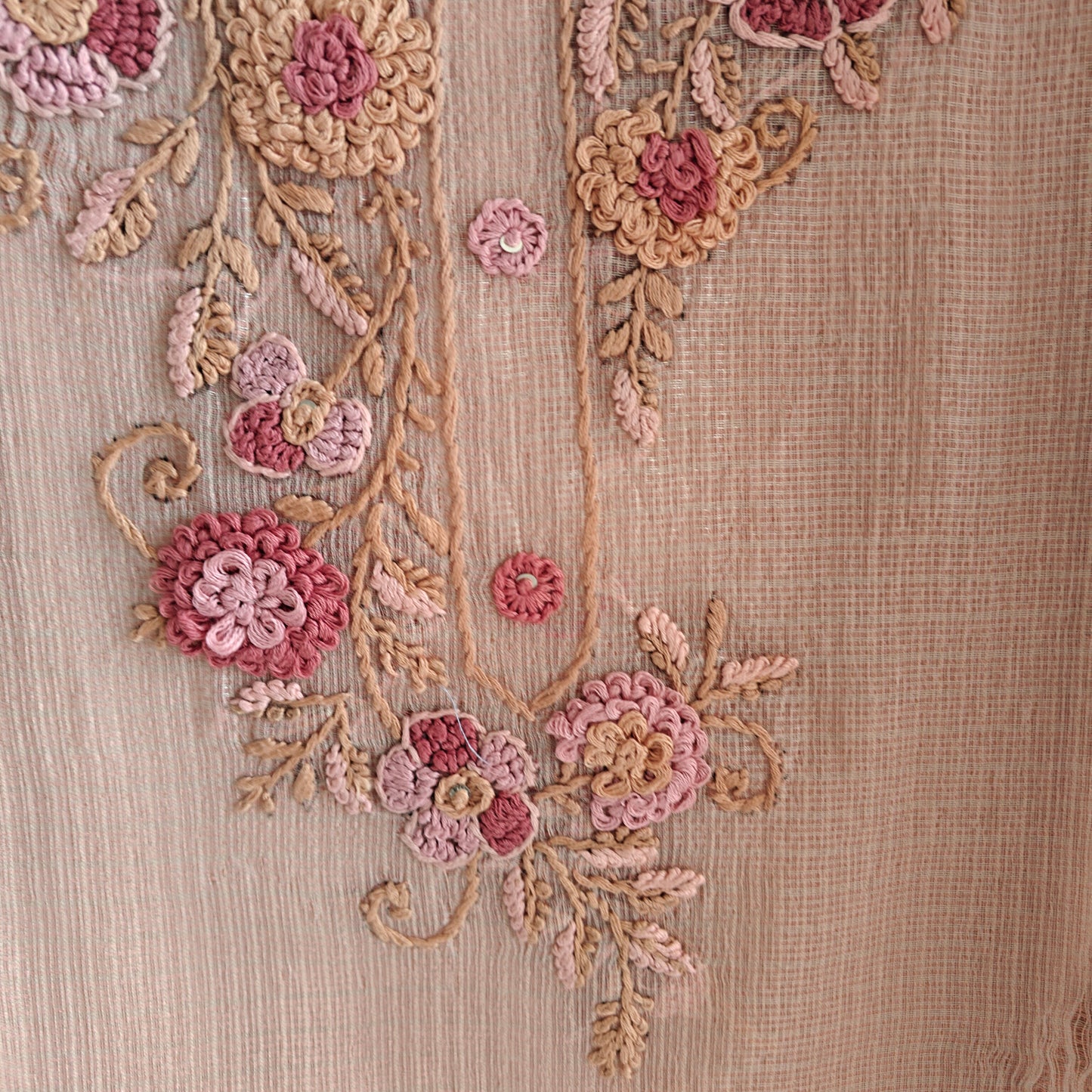 Soft Zari kota kurta with tissue dupatta.