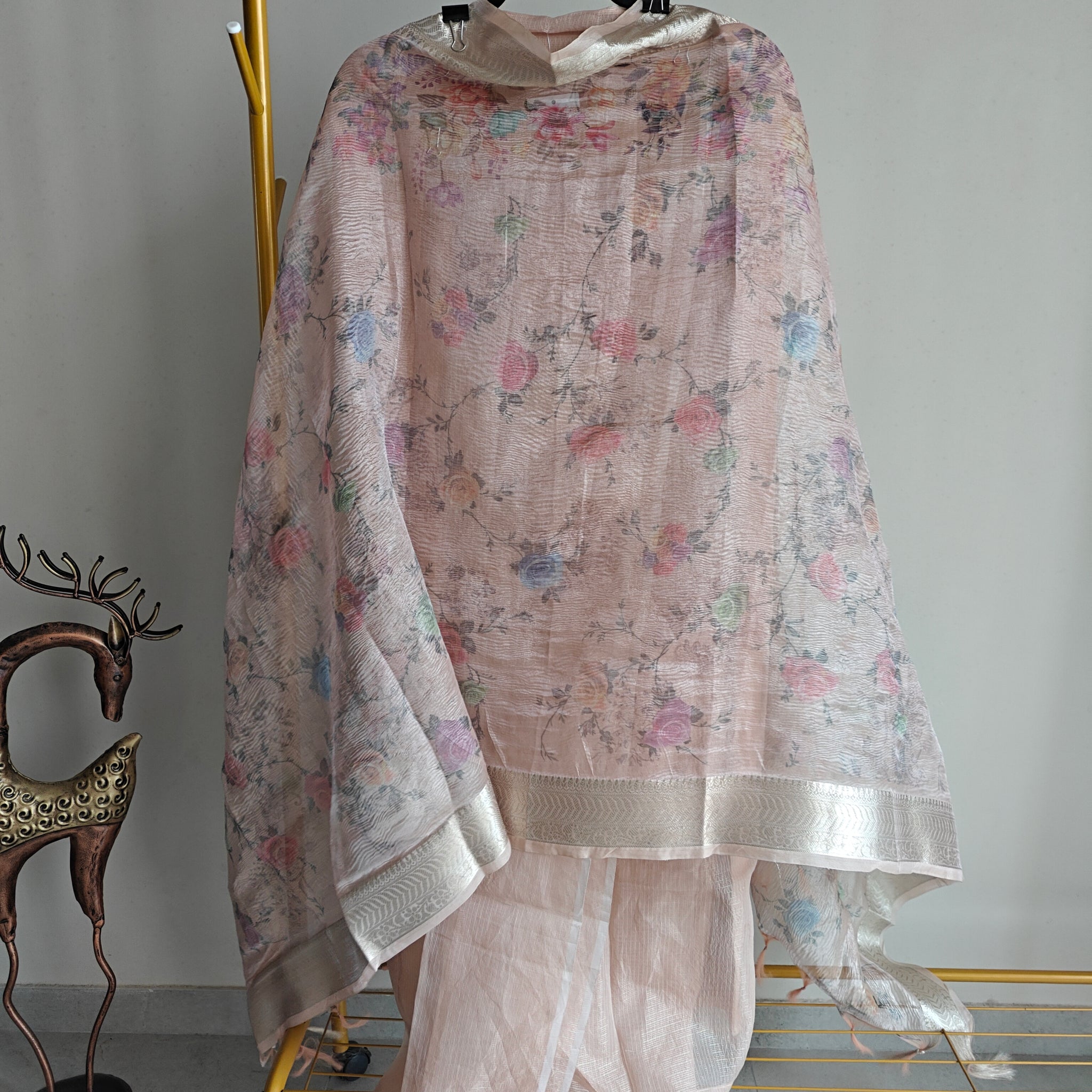 Soft Zari kota kurta with tissue dupatta.