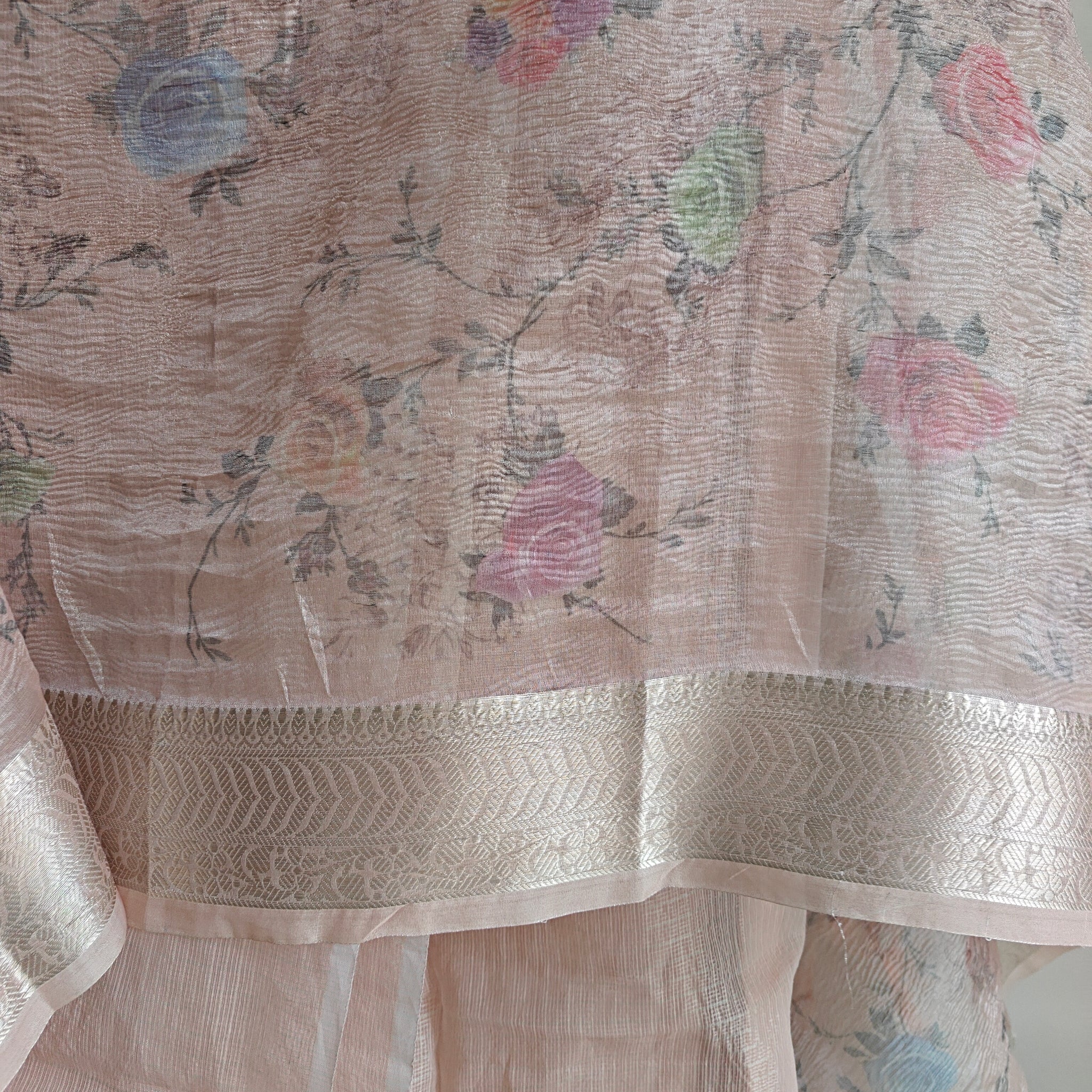 Soft Zari kota kurta with tissue dupatta.