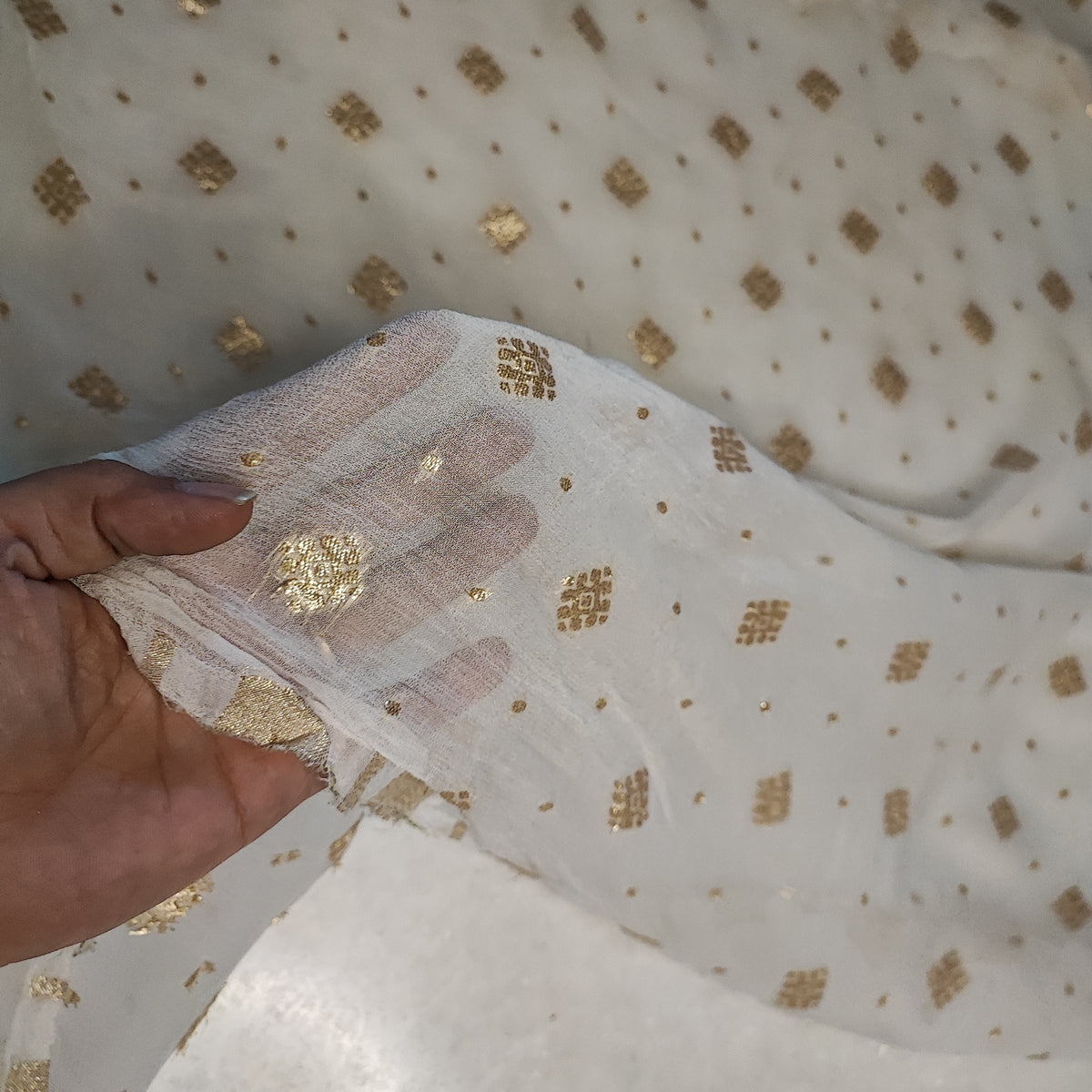 Dyeable Georgette Banarasi Booti