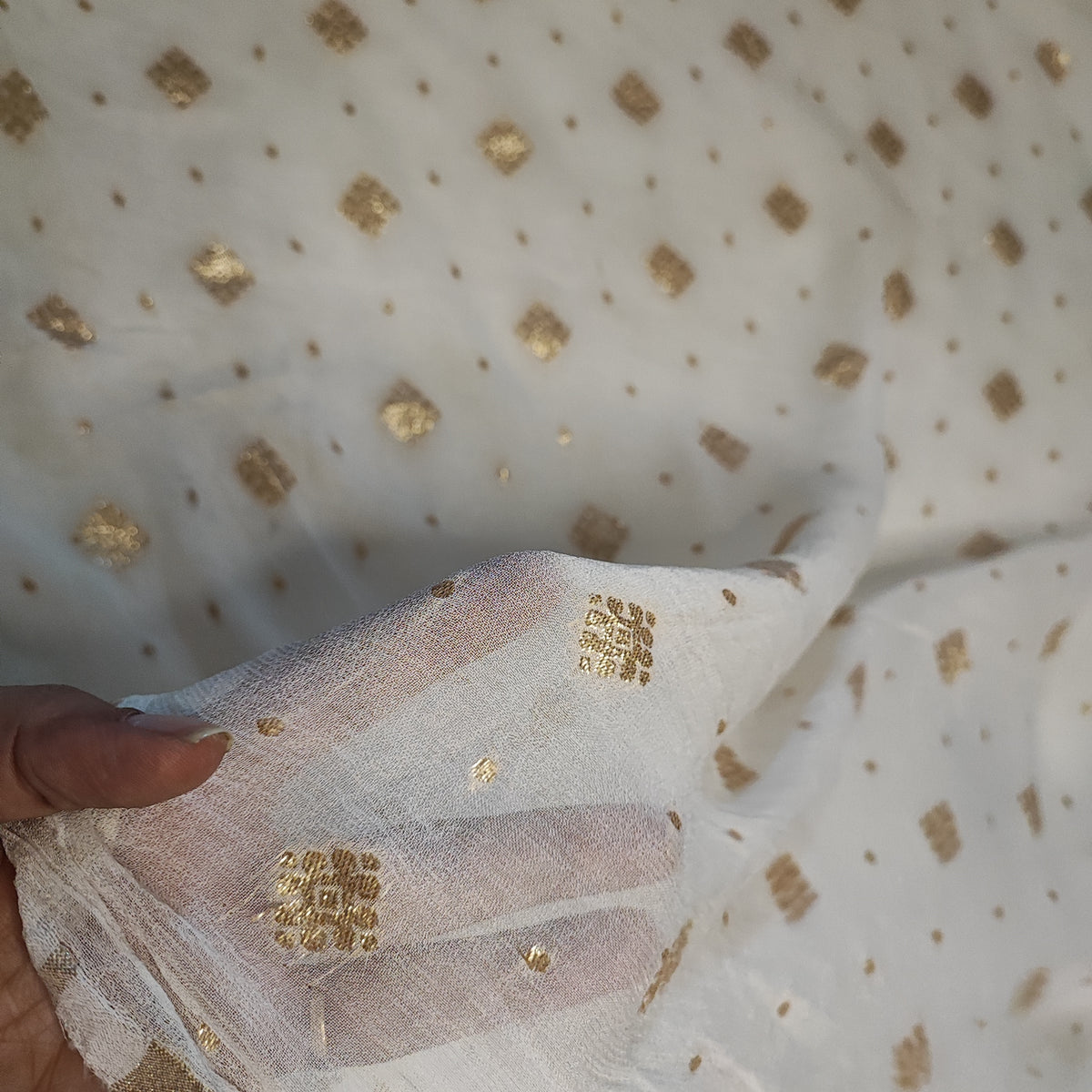 Dyeable Georgette Banarasi Booti