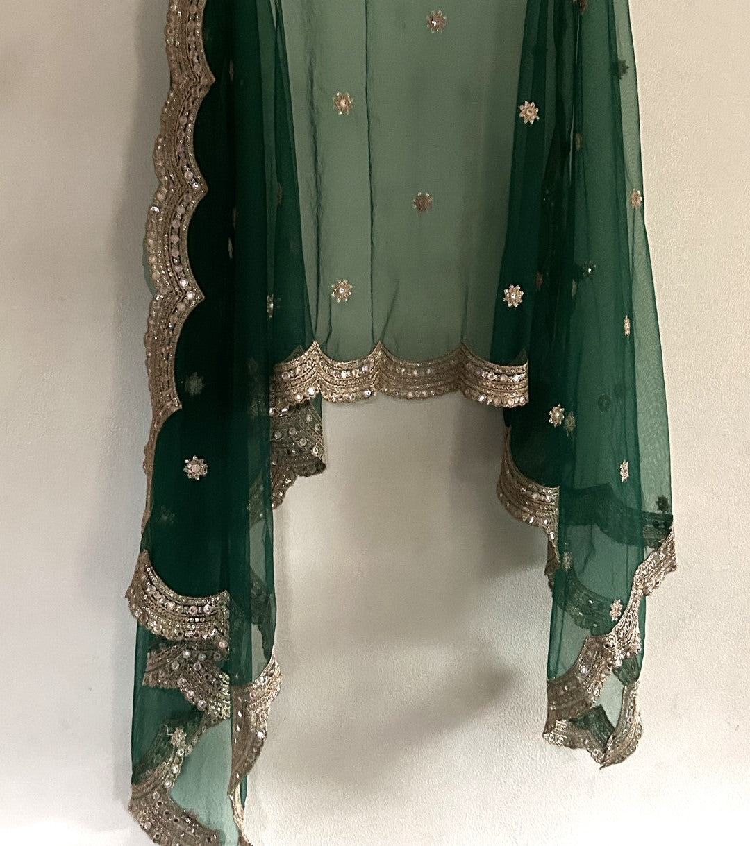 Bottle green net dupatta with scallop border