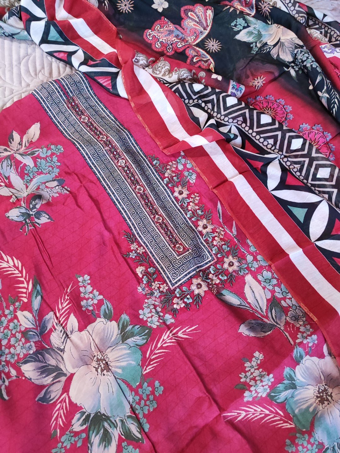 Masleen Printed Kurta Dupatta Pakistani style. - Neel Creations By Saanvi