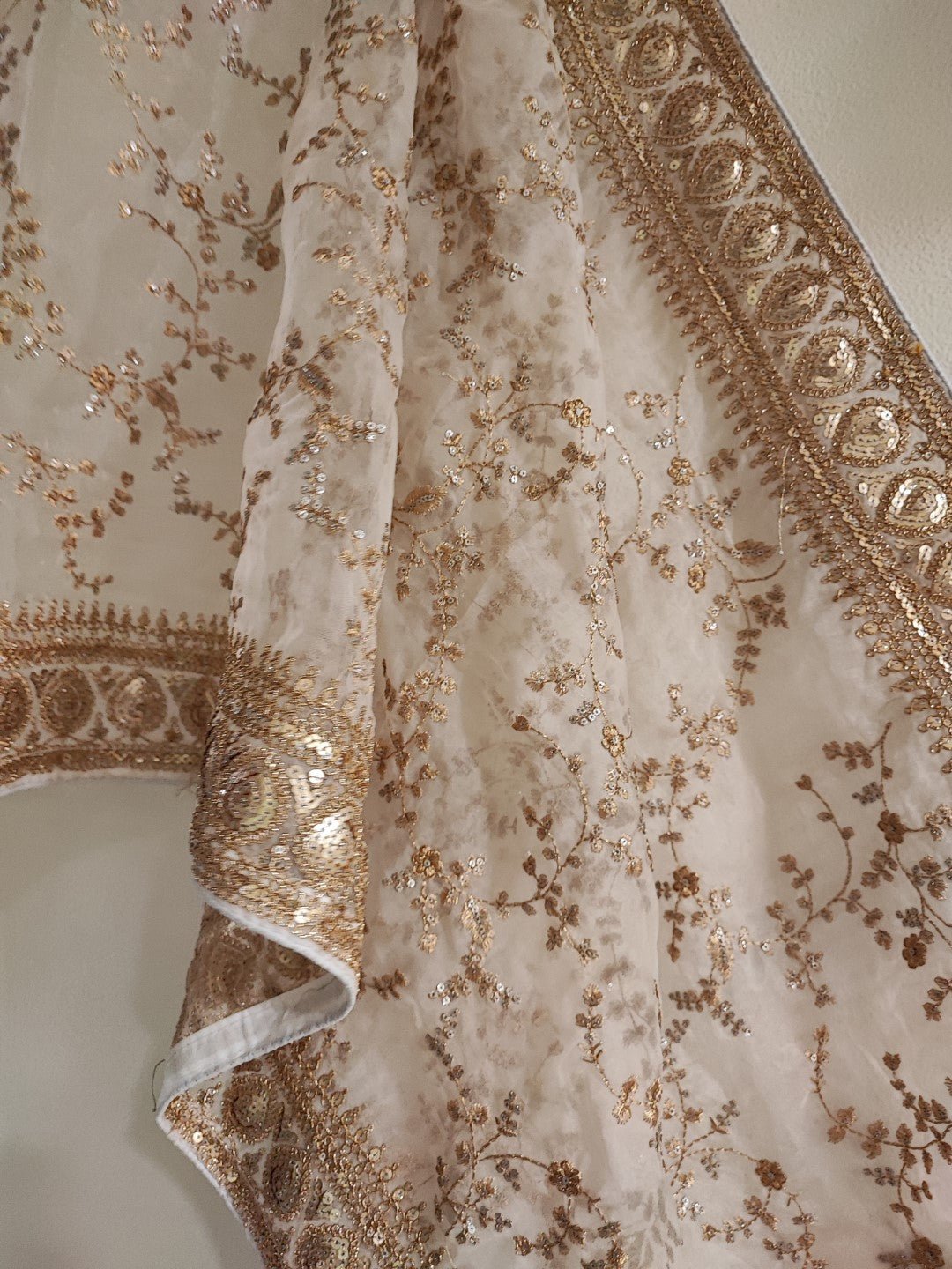 Off white Heavy border dupatta. Sabyasachi inspired Dupatta. - Neel Creations By Saanvi